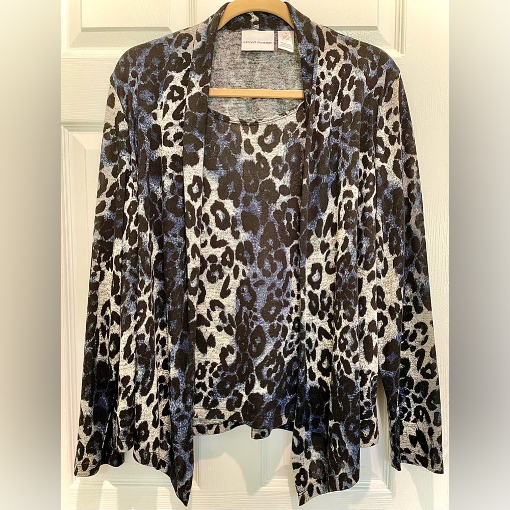 Alfred Dunner Animal Print Top in Black Gray Built-In Camisole. M/L